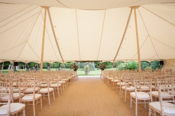 6 Critères pour le Choix de Votre Chapiteau de Mariage en Plein Air Français