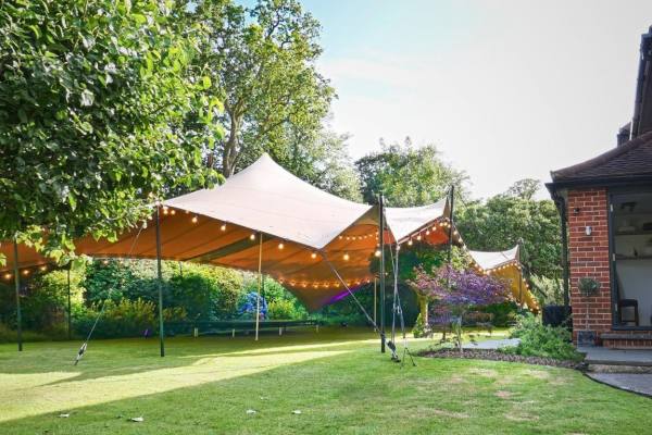Combien Coûte un Mariage sous Chapiteau en France?