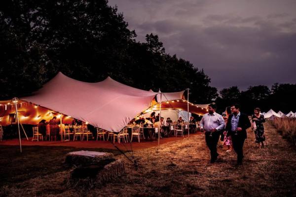 Comment Organiser une Réception de Mariage en Plein Air en France ?
