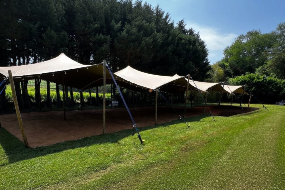 Extra Large Stretch Tent