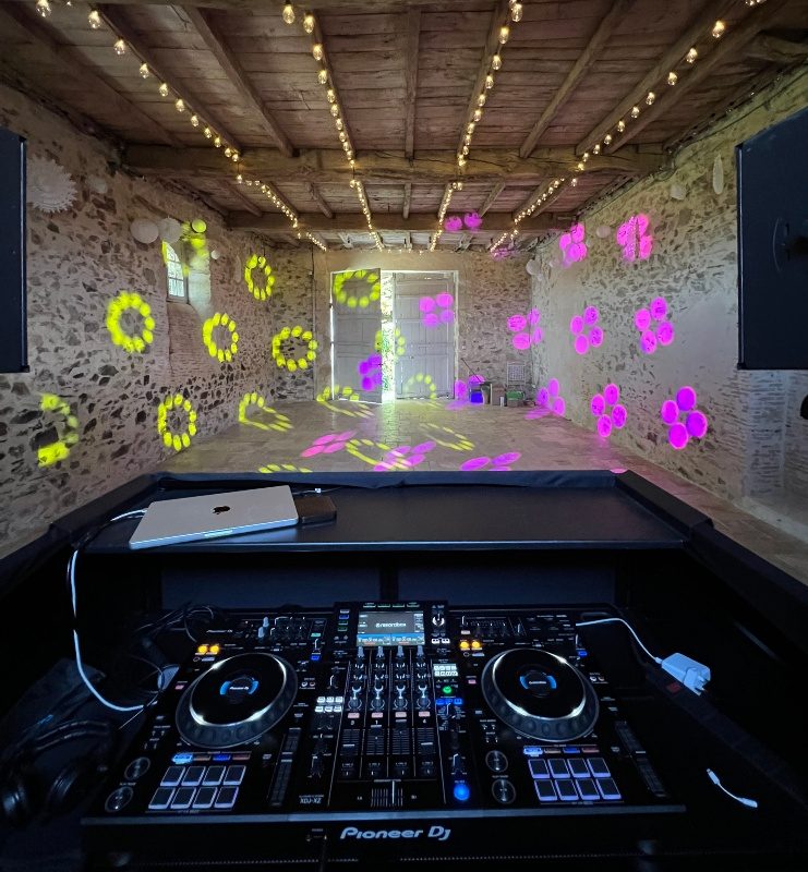 DJ Equipment & Controllers