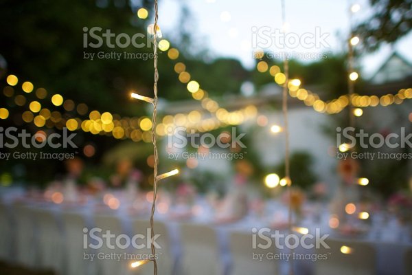 What's the Difference Between String Festoon and Drop Festoon Lighting?