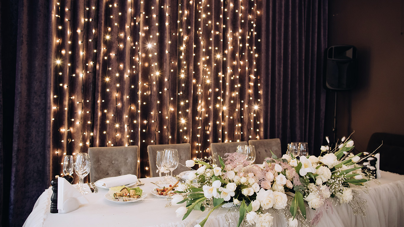 How Many String Lights Do I Need for a Wedding Reception? Fête24
