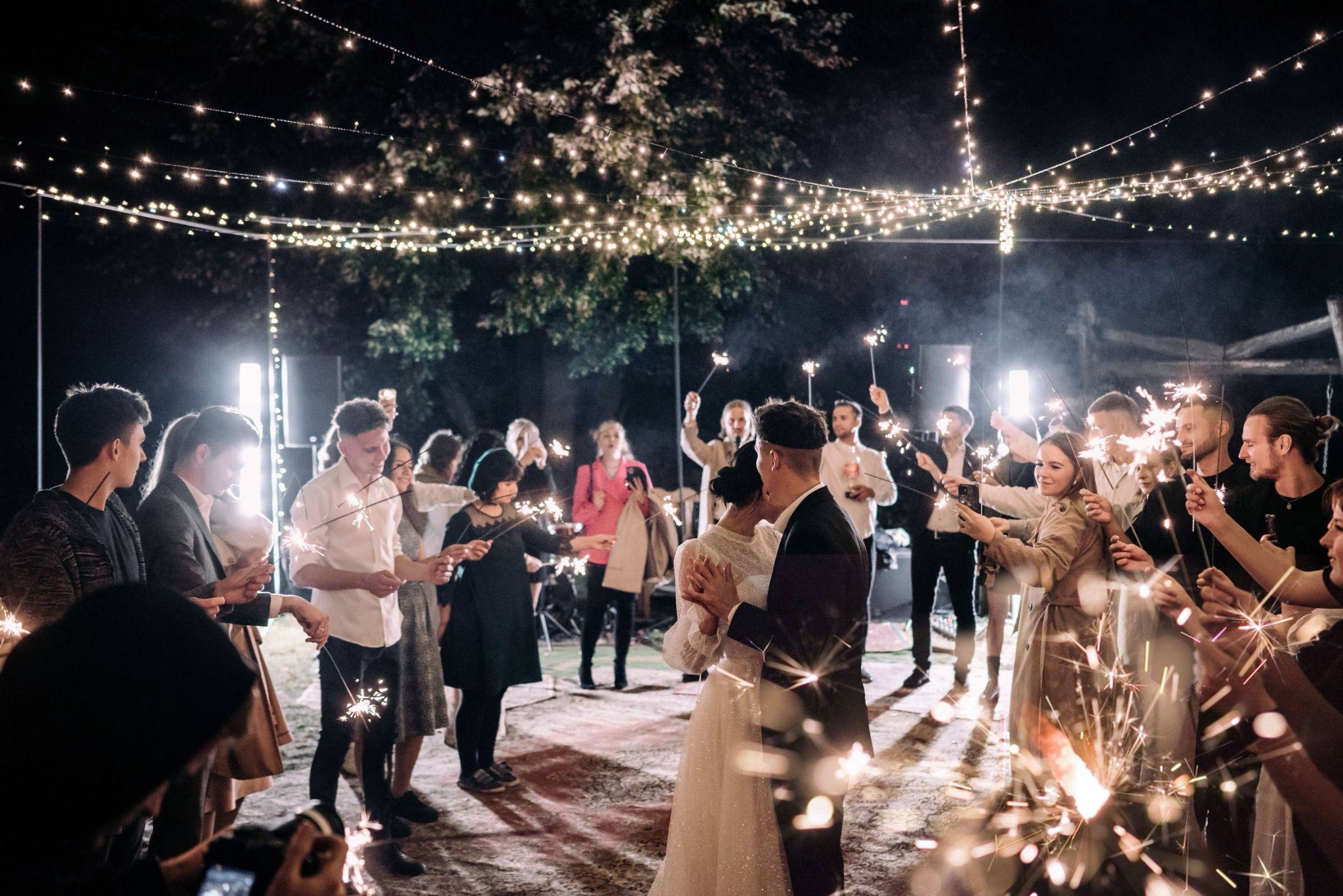 location &eacute;clairage ext&eacute;rieur mariage selon le lieu